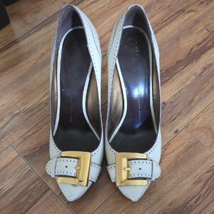 Giuseppe Zanotti Cream Heels with Gold Accent